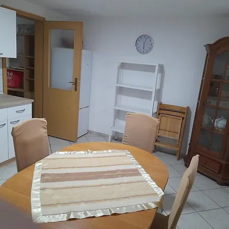Apartment Harfa 3